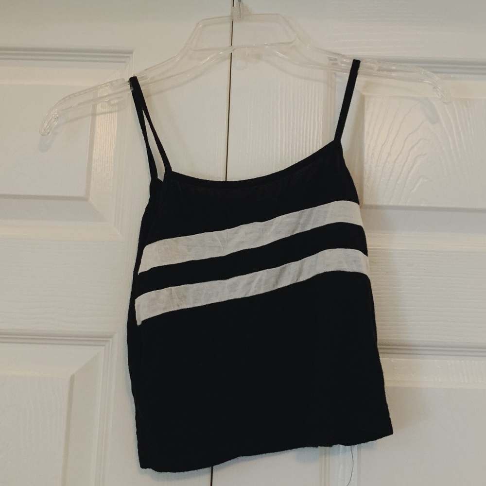 Super soft, black cropped tank top!